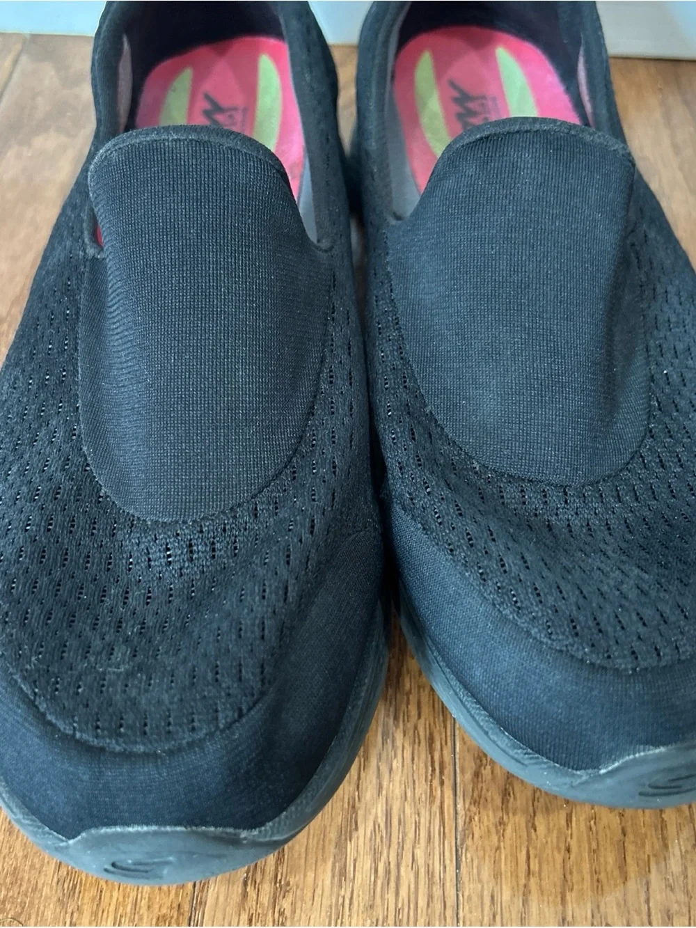 Skechers Go Walk 4 Walking Shoes Slip On Sneakers Women’s Size 9.5 Wide Black